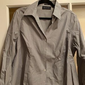 Jones New York women’s dress shirt, no iron NWOT